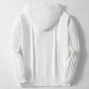 Hochwertiger schwerer weißer Strickpullover mit Kapuze für Herren, Rückansicht der Textur