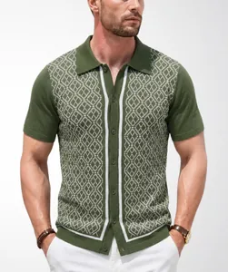 Vue détaillée du cardigan polo en tricot vert pour hommes avec motif jacquard blanc