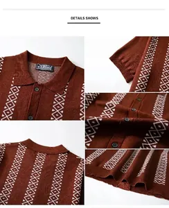 Detaillierte Ansicht des Herren-Strickpolos mit geometrischem Jacquard-Muster und Knopfleiste