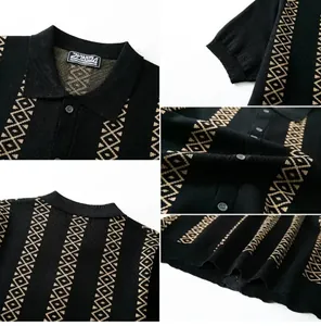 Detailansicht eines schwarzen Strick-Polohemds für Herren mit goldenen Mustern.
