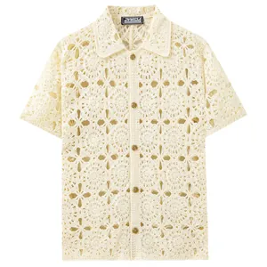 Chemise boutonnée en tricot crocheté crème pour hommes avec col à revers rétro