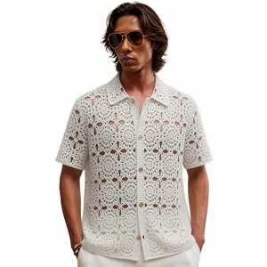 Chemise en maille crochet blanc pour homme style vacances avec col revers ajouré