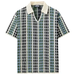 Polo en tricot crocheté à rayures rétro pour hommes avec coupe ample décontractée