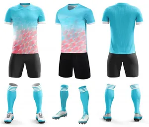Ensemble complet de football avec maillot dégradé, short, chaussettes et crampons