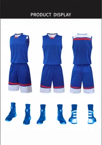 Vista detallada del conjunto de camiseta y pantalón de baloncesto azul real en tres ángulos