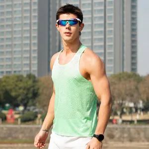 Men's light green quick-dry mesh running tank top for marathon and fitness training