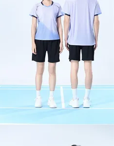 Schnelltrocknendes Badminton-Sportbekleidungsset aus Eisseide für Damen und Herren.