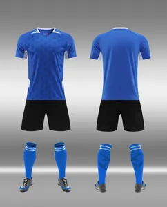 Set completo da calcio blu professionale con vista frontale e posteriore per l'allenamento