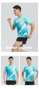 Vues détaillées d'un t-shirt de sport bleu respirant à séchage rapide pour hommes