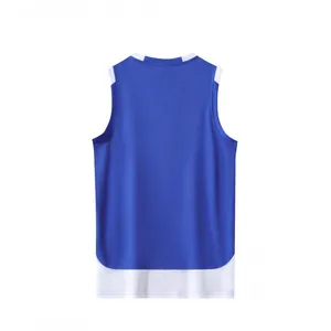 Vista posteriore dettagliata di una maglia da basket in rete traspirante blu e bianca