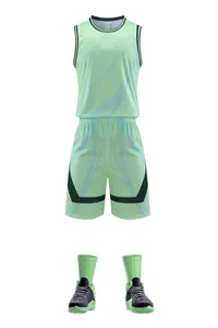 Set maglia e pantaloncini da basket verde chiaro con motivi a onde blu su sfondo bianco.