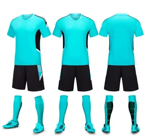Ensemble complet de maillot de foot cyan et noir avec short chaussettes et crampons