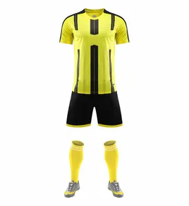 Completo da calcio professionale a strisce gialle e nere per allenamento e competizioni
