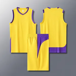 Completo da basket giallo e viola in stile americano con design a spalle strette