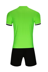 Vue arrière de l'uniforme de football vert néon et noir en maille respirante