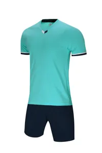 Ensemble de football professionnel turquoise avec maillot et short bleu marine