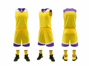 Professionelles gelbes Basketball-Trikot-Set mit lila Rand für Training und Spiele
