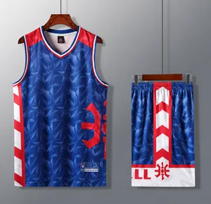 Vista dettagliata del set da basket professionale con motivi geometrici blu vivaci
