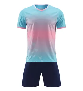 Kinder Fußball-Set mit blau-rosa Farbverlauf und dunkelblauer Short in der Frontansicht
