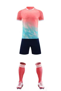 Ensemble complet de football dégradé avec maillot, shorts et chaussettes.
