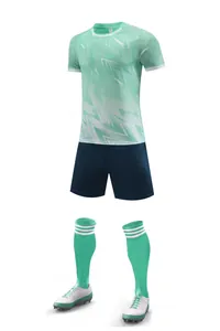 Ensemble complet de football dégradé vert avec maillot, short et chaussettes