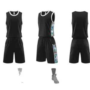 Completo da basket americano nero con motivo a drago per l'allenamento sportivo