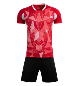 Frontalansicht der Herren-Fußballuniform mit rotem Trikot mit geometrischem Löwenprint.