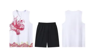 Conjunto de baloncesto blanco con estampado de dragón rojo y pantalón corto