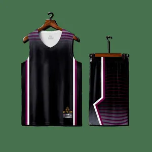 Detailansicht eines professionellen Herren-Basketball-Trikot-Sets in Schwarz und Lila.