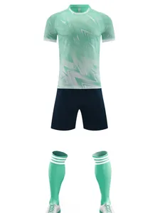 Ensemble de maillot de football dégradé vert menthe avec short et chaussettes de sport