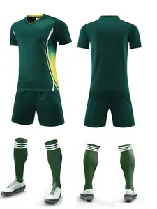 Set completo maglia da calcio professionale verde scuro traspirante con pantaloncini e calze