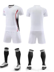 Completo da calcio bianco professionale con maglia e pantaloncini traspiranti ad asciugatura
