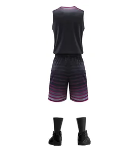 Detaillierte Rückansicht eines Herren-Basketballtrikot-Sets mit lila Streifenmuster