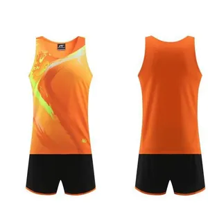 Conjunto profesional de atletismo naranja con camiseta de tirantes y pantalón corto