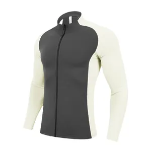 Zweifarbige eng anliegende Sportstrickjacke für Herren mit Reißverschluss zum Radfahren.