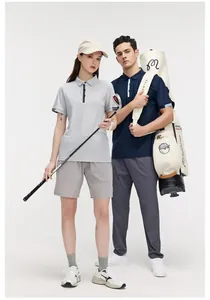 Dettaglio professionale di polo sportive traspiranti e ad asciugatura rapida per il golf.