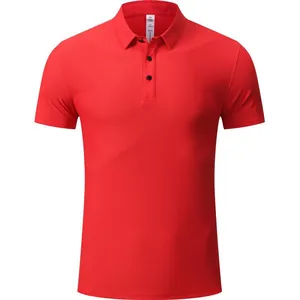 Hochwertiges rotes Kurzarm-Poloshirt aus atmungsaktivem, schnelltrocknendem Funktionsgewebe.