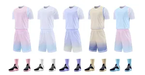Detailweergave van basketbaluniformsets met kleurverloop in vijf verschillende pastelkleuren