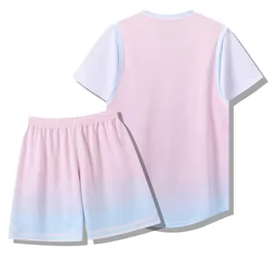 Achteraanzicht van een roze en blauw verloop basketbaluniformset met ademend mesh.