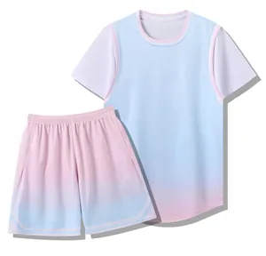 Tweedelig basketbal sportuniform set met een stijlvol blauw en roze kleurverloop ontwerp.