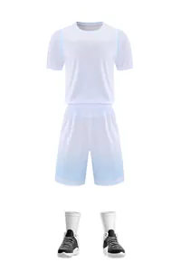 Detailweergave van wit verloop basketbal jersey set met ademende mesh stof