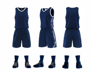 Detaillierte Mehrwinkelansicht des königsblauen, schnelltrocknenden Basketball-Trikot-Sets