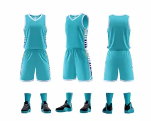 Detailansicht des seeblauen schnelltrocknenden Basketball-Trikotsatzes mit Schuhen