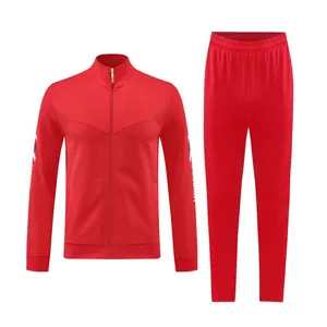 Roter langärmeliger Sportanzug mit Jacke mit durchgehendem Reißverschluss und Hose