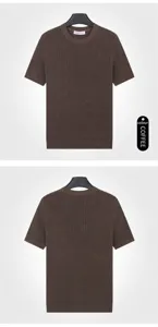 Vue détaillée de l'avant et de l'arrière d'un t-shirt en maille marron café pour hommes de qualité