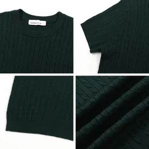 T-shirt in maglia a trecce verde scuro con scollo rotondo e dettagli