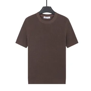 T-shirt classique en tricot marron pour homme avec coupe ajustée et tissu texturé