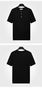 Voor- en achteraanzicht van een zwart gebreid herenshirt met klassieke Henley-hals