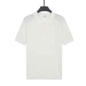 Premium gebreid herenpoloshirt met korte mouwen in wit met klassieke verticale ribstructuur