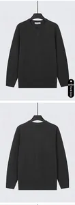 Vues avant et arrière d'un pull en maille gris foncé pour homme avec col Henley.